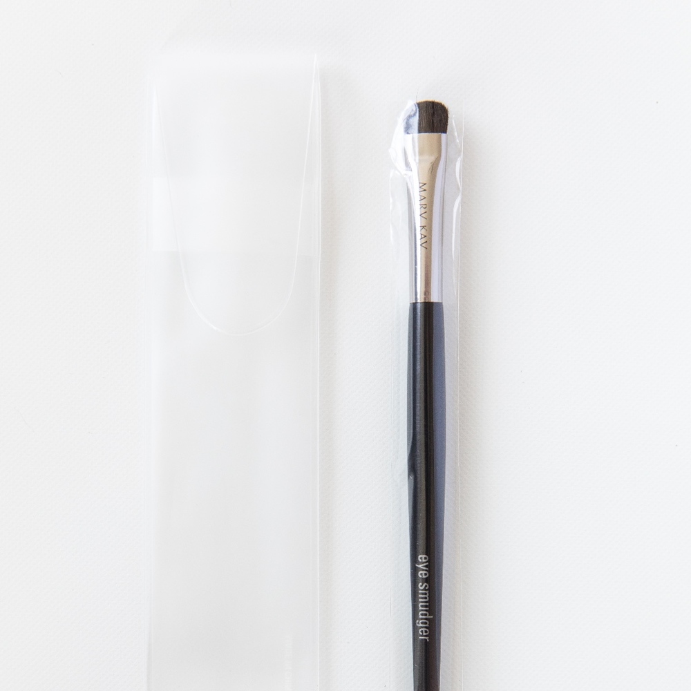 Mary Kay Eye Smudger Brush (NEW)